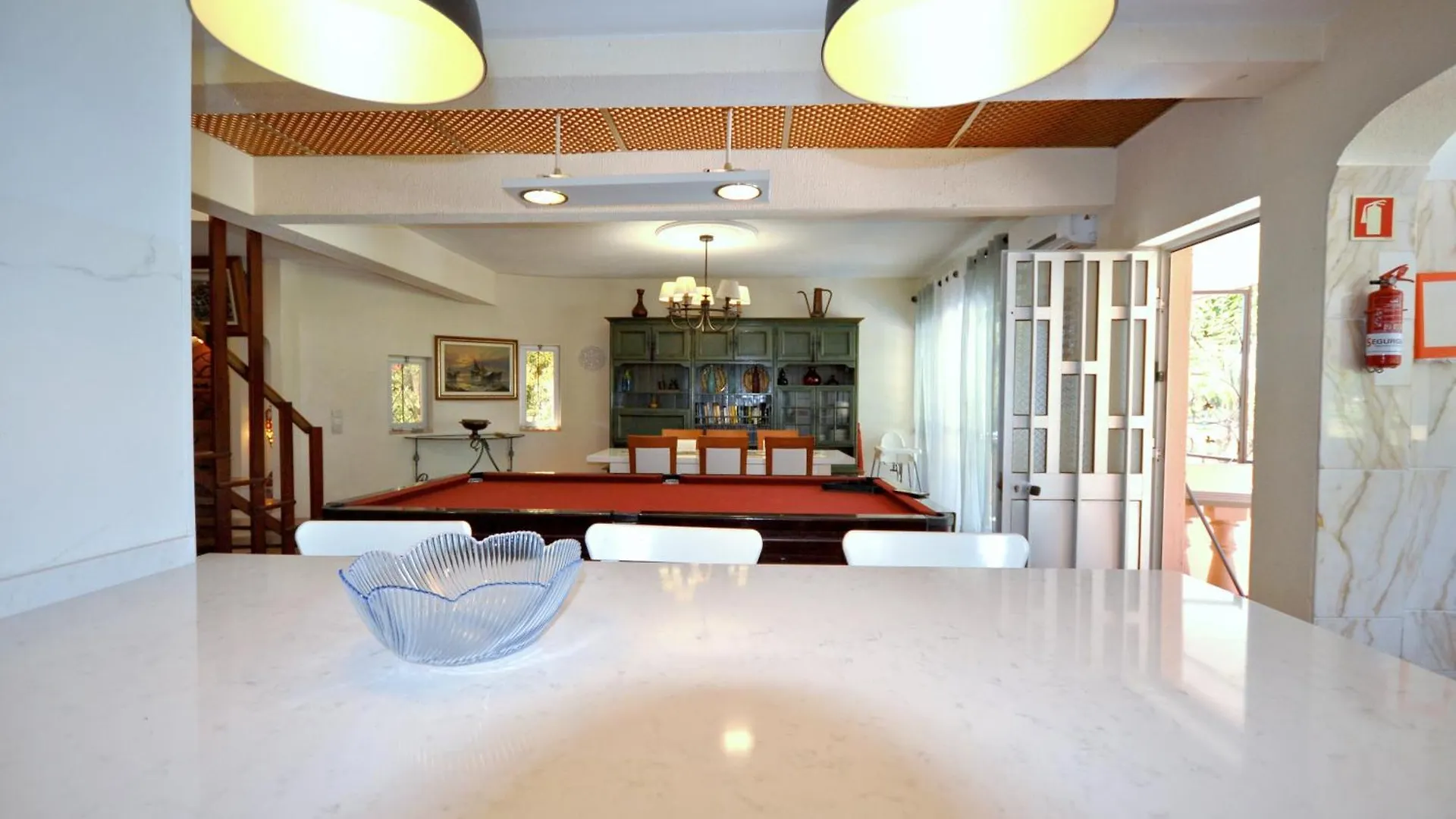 Walking Distance To The Centre - Snooker Table - Private Pool - 5 Bedrooms Quarteira Villa