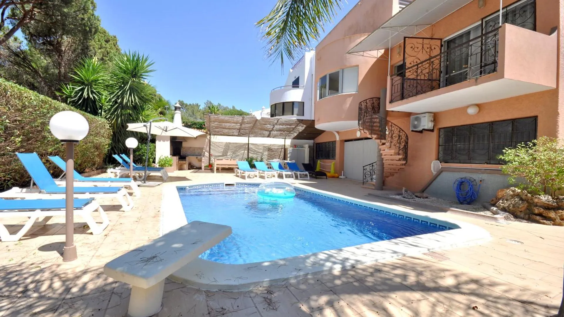 Villa Walking Distance To The Centre - Snooker Table - Private Pool - 5 Bedrooms Quarteira Portugal