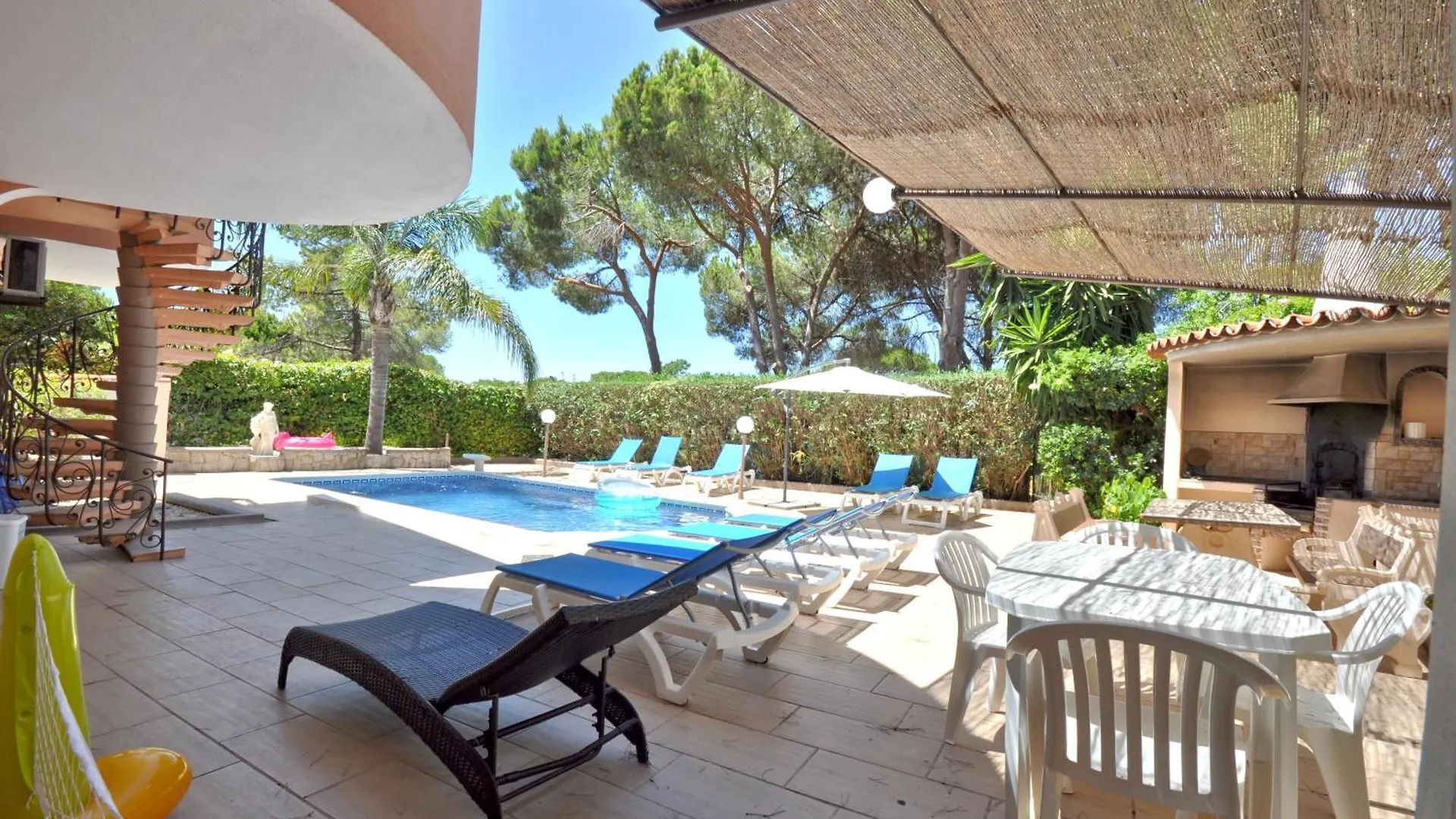Walking Distance To The Centre - Snooker Table - Private Pool - 5 Bedrooms Quarteira