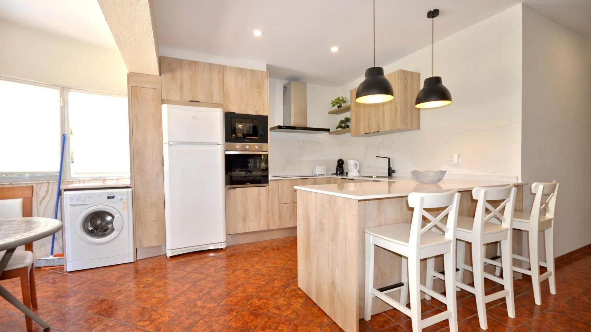 Walking Distance To The Centre - Snooker Table - Private Pool - 5 Bedrooms Quarteira Portugal