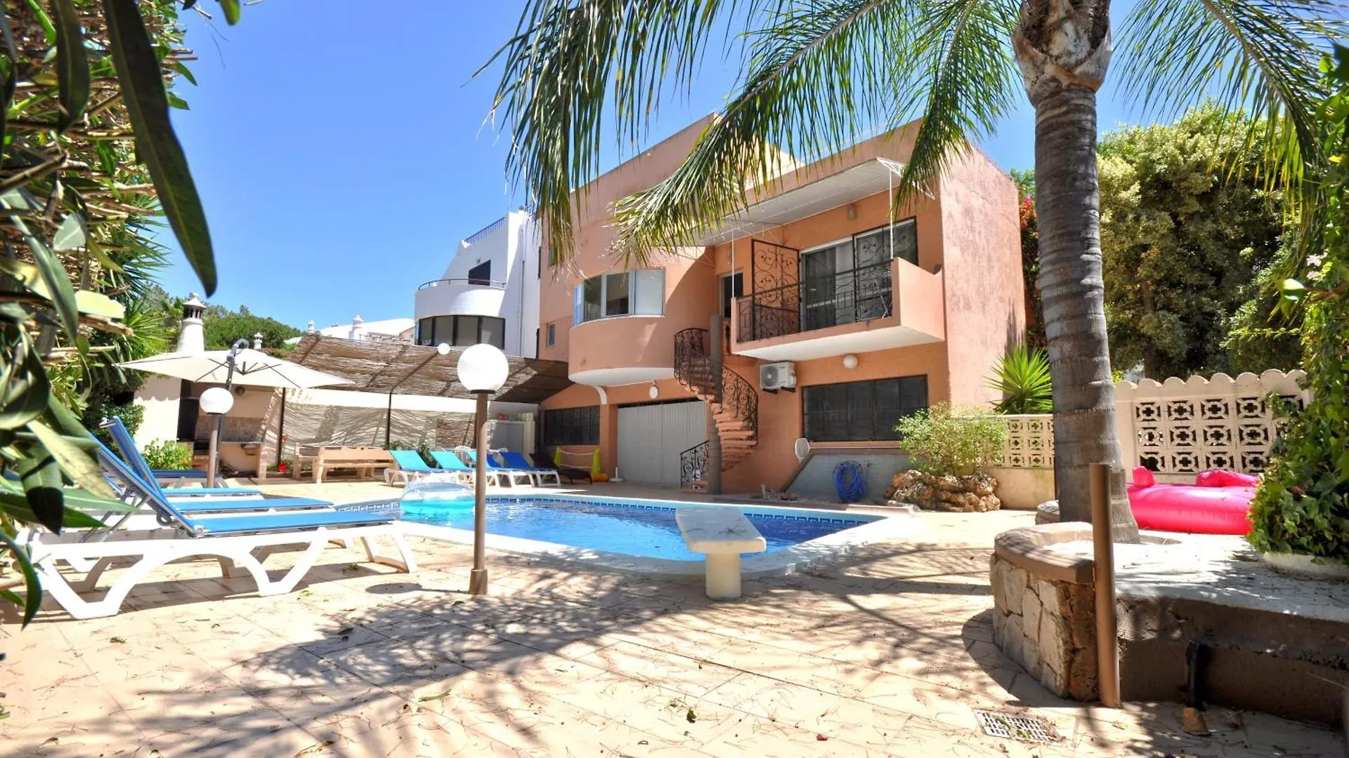 Walking Distance To The Centre - Snooker Table - Private Pool - 5 Bedrooms Quarteira Villa